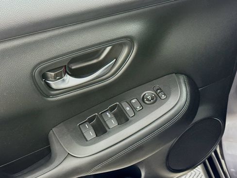 Used 2025 Honda HR-V LX image 23