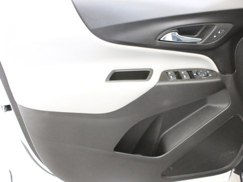 Used 2024 Chevrolet Equinox LS w/ LS Convenience Package image 22