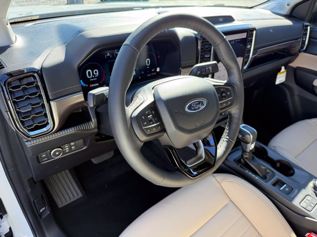 Used 2025 Ford Ranger Lariat w/ Chrome Accent Package AWD/4WD image 21