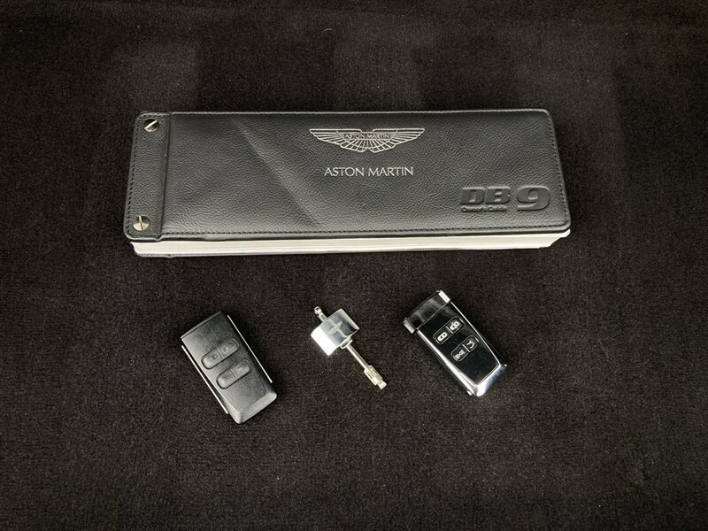 Used 2011 Aston Martin DB9 Volante RWD image 35
