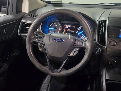 Used 2017 Ford Edge SE image 19