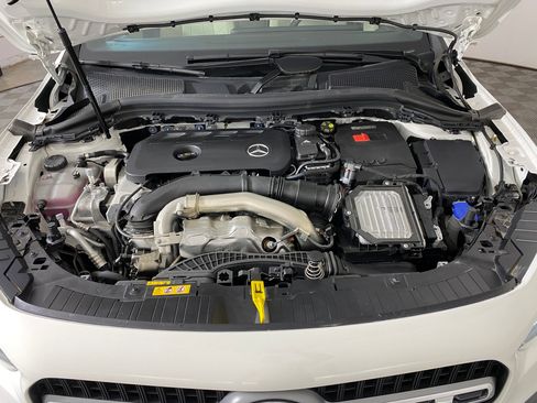 New 2025 Mercedes-Benz GLA 250 4MATIC image 30