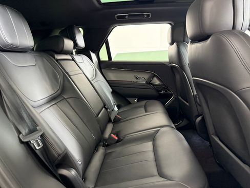 Used 2025 Land Rover Range Rover Sport SE AWD/4WD image 27