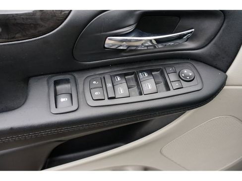 Used 2017 Dodge Grand Caravan SE w/ Power Window Group image 17