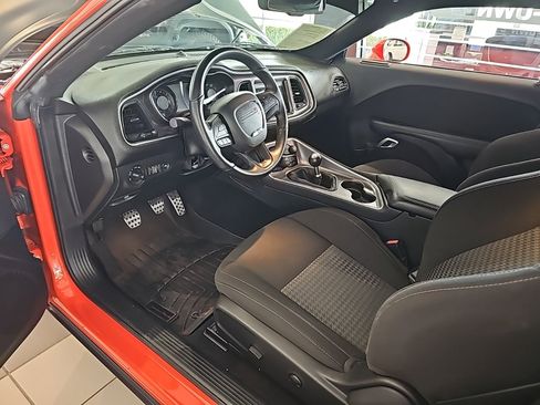 Used 2022 Dodge Challenger R/T w/ Blacktop Package image 10