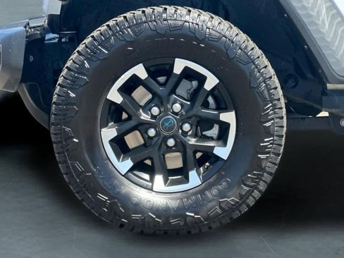 Used 2024 Jeep Wrangler Unlimited Rubicon 4xe AWD/4WD image 30