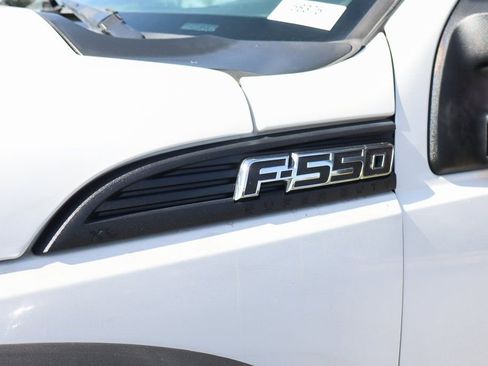 Used 2016 Ford F550 2WD Regular Cab Super Duty image 40