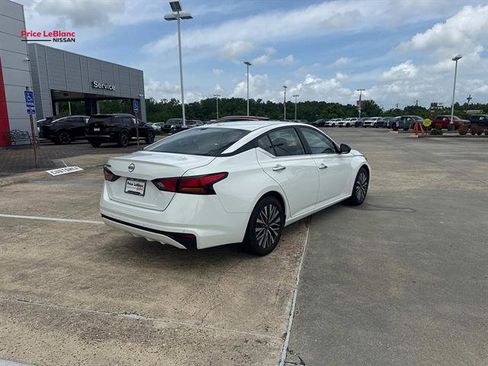 Used 2025 Nissan Altima 2.5 SV FWD image 7