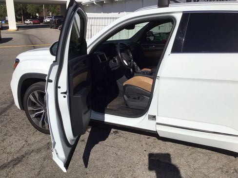 Used 2020 Volkswagen Atlas Cross Sport SEL Premium R-Line image 5