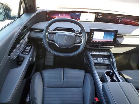 Certified 2024 Lincoln Nautilus Reserve w/ Equipment Group 203A image 15