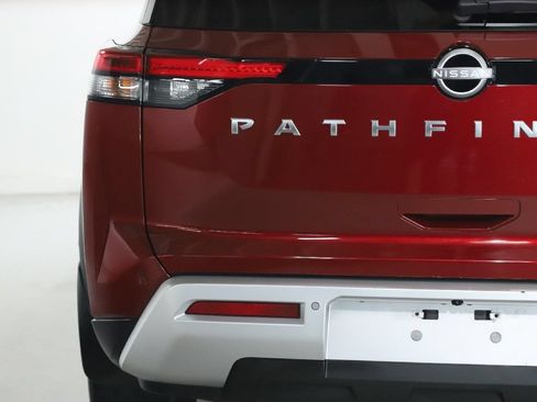 Used 2022 Nissan Pathfinder SL AWD/4WD image 42