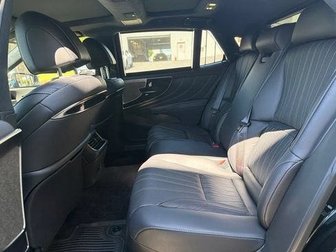 Certified 2024 Lexus LS 500 AWD w/ Luxury Package image 17