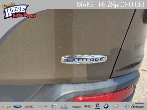 Used 2014 Jeep Cherokee Latitude w/ Cold Weather Group AWD/4WD image 22