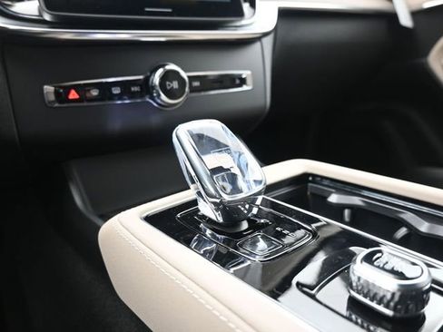 New 2026 Volvo XC90 B6 Plus w/ Protection Package Premier image 12