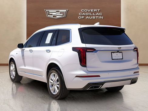 Used 2025 Cadillac XT6 Luxury FWD image 3
