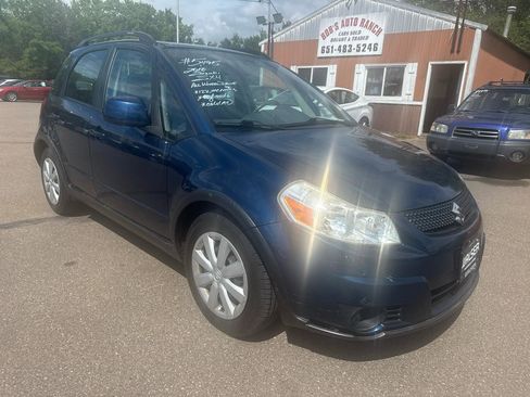 Used 2010 Suzuki SX4 AWD Hatchback image 3