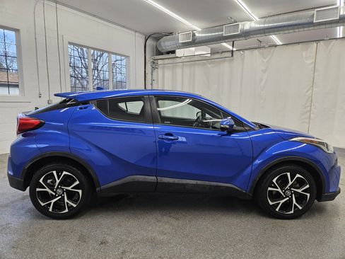 Used 2018 Toyota C-HR XLE image 4
