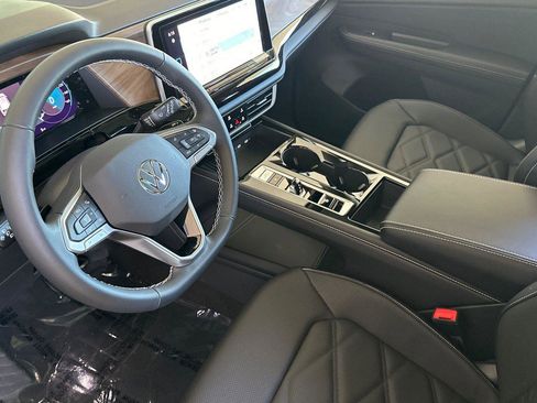 New 2026 Volkswagen Atlas SE image 9