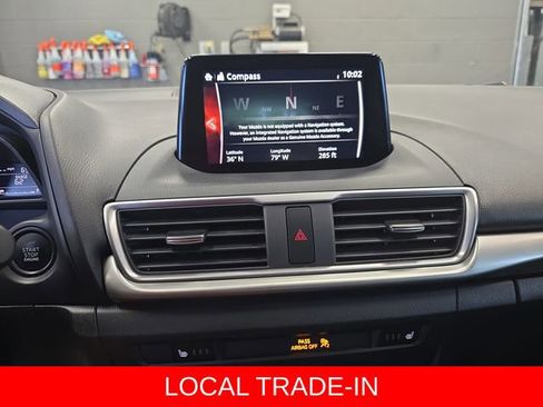 Used 2018 MAZDA MAZDA3 Touring image 23