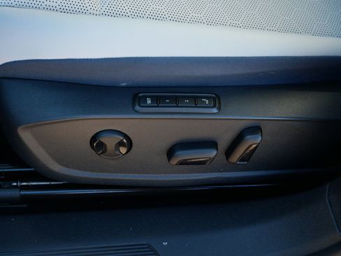 Used 2024 Volkswagen ID.4 S image 19