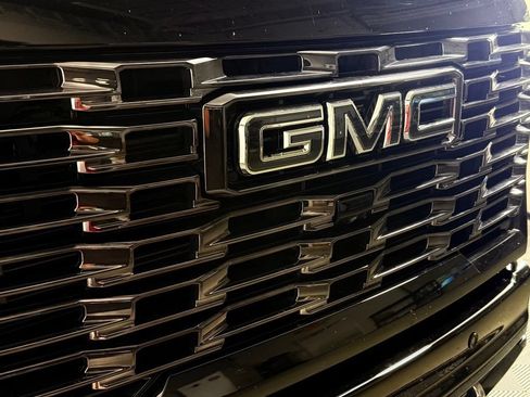 Used 2026 GMC Sierra 2500 Denali Ultimate AWD/4WD image 12