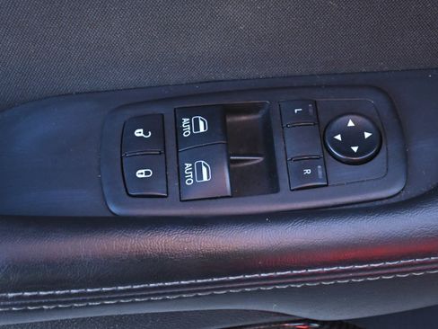 Used 2018 Dodge Challenger SXT w/ Blacktop Package image 29