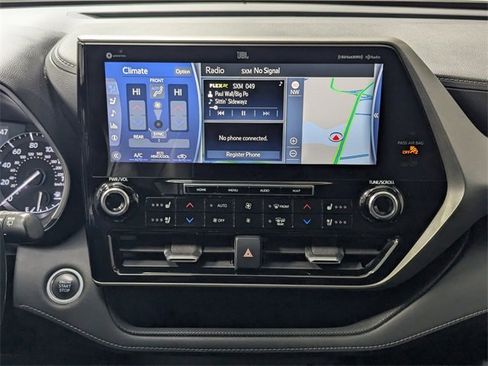 Used 2021 Toyota Highlander Limited image 11