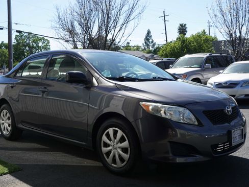 Used 2009 Toyota Corolla SEDAN 4D image 9