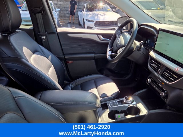 Used 2025 Ford Escape Platinum AWD/4WD image 9