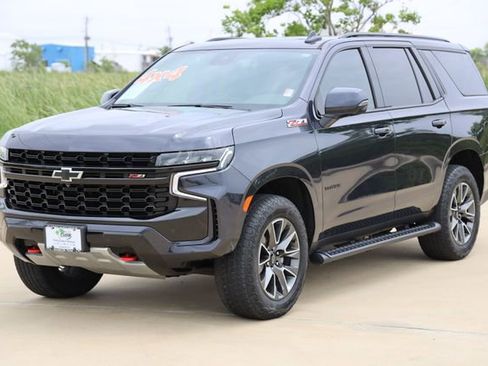 Used 2023 Chevrolet Tahoe Z71 w/ Luxury Package AWD/4WD image 3