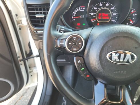Used 2016 Kia Soul ! FWD image 22