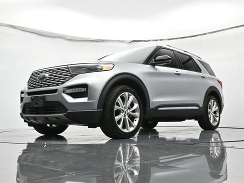 Used 2021 Ford Explorer Platinum w/ Equipment Group 601A AWD/4WD image 46