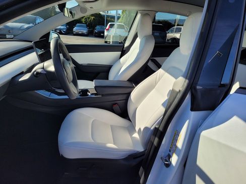 Used 2020 Tesla Model Y Performance image 13
