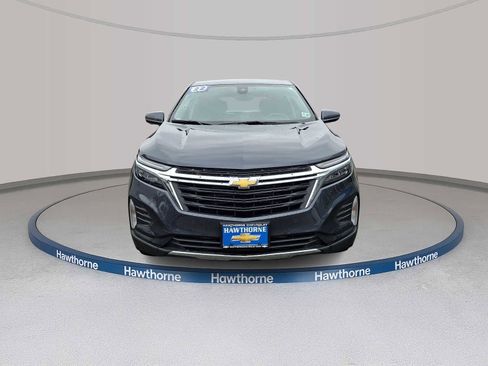 Used 2022 Chevrolet Equinox LT image 2