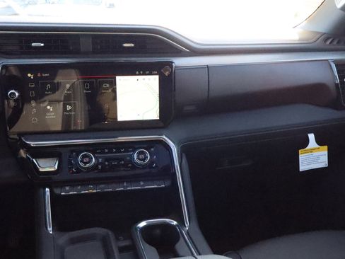 New 2026 GMC Sierra 3500 Denali w/ Denali Reserve Package image 11