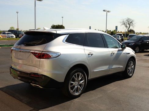 Used 2022 Buick Enclave Essence w/ Experience Buick Package AWD/4WD image 5
