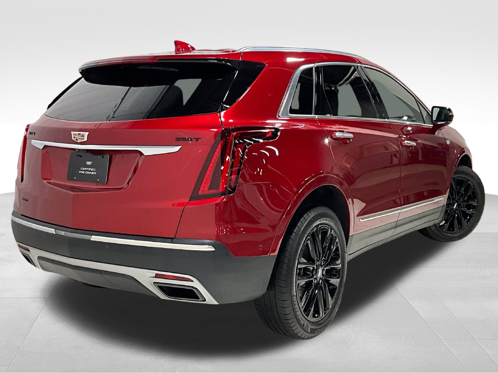 Used 2024 Cadillac XT5 Premium Luxury w/ Technology Package AWD/4WD image 5