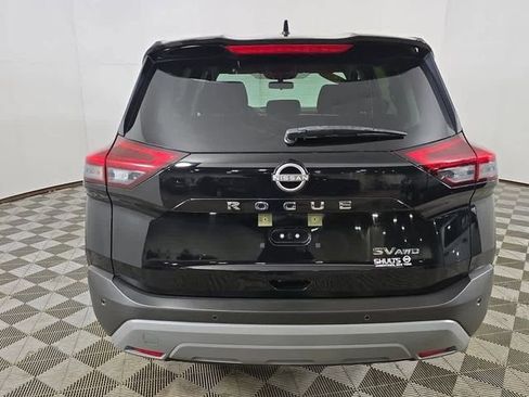 Used 2023 Nissan Rogue SV image 11