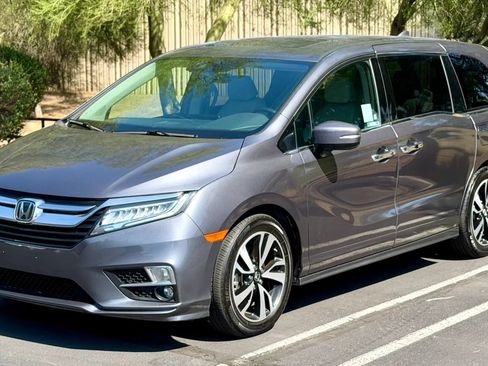 Used 2019 Honda Odyssey Elite image 3