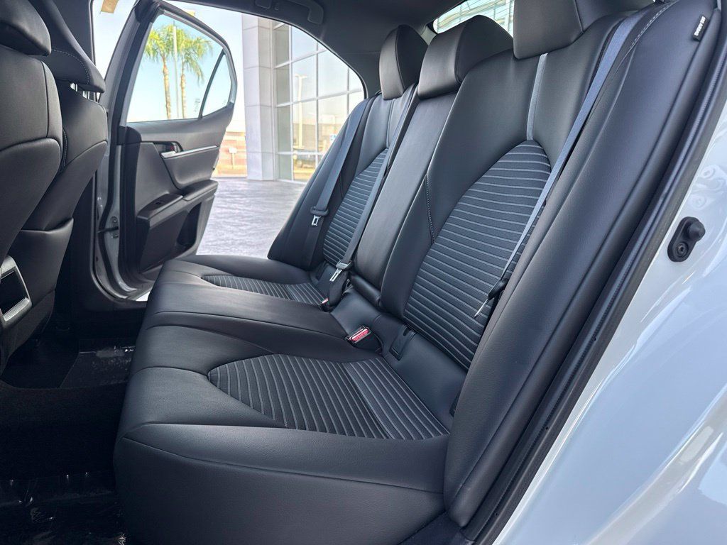 Used 2024 Toyota Camry SE FWD image 10