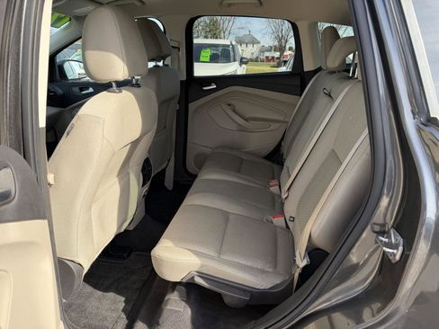 Used 2017 Ford Escape SE image 10