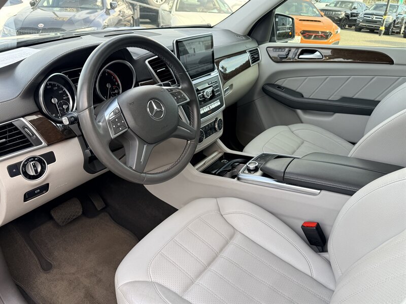 Used 2015 Mercedes-Benz GL 450 4MATIC image 9