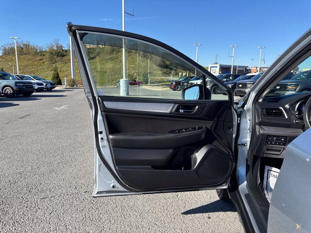 Used 2019 Subaru Outback 2.5i Premium AWD/4WD image 29
