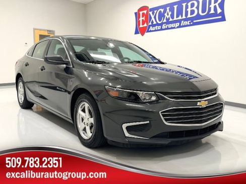 Used 2018 Chevrolet Malibu LS FWD image 1