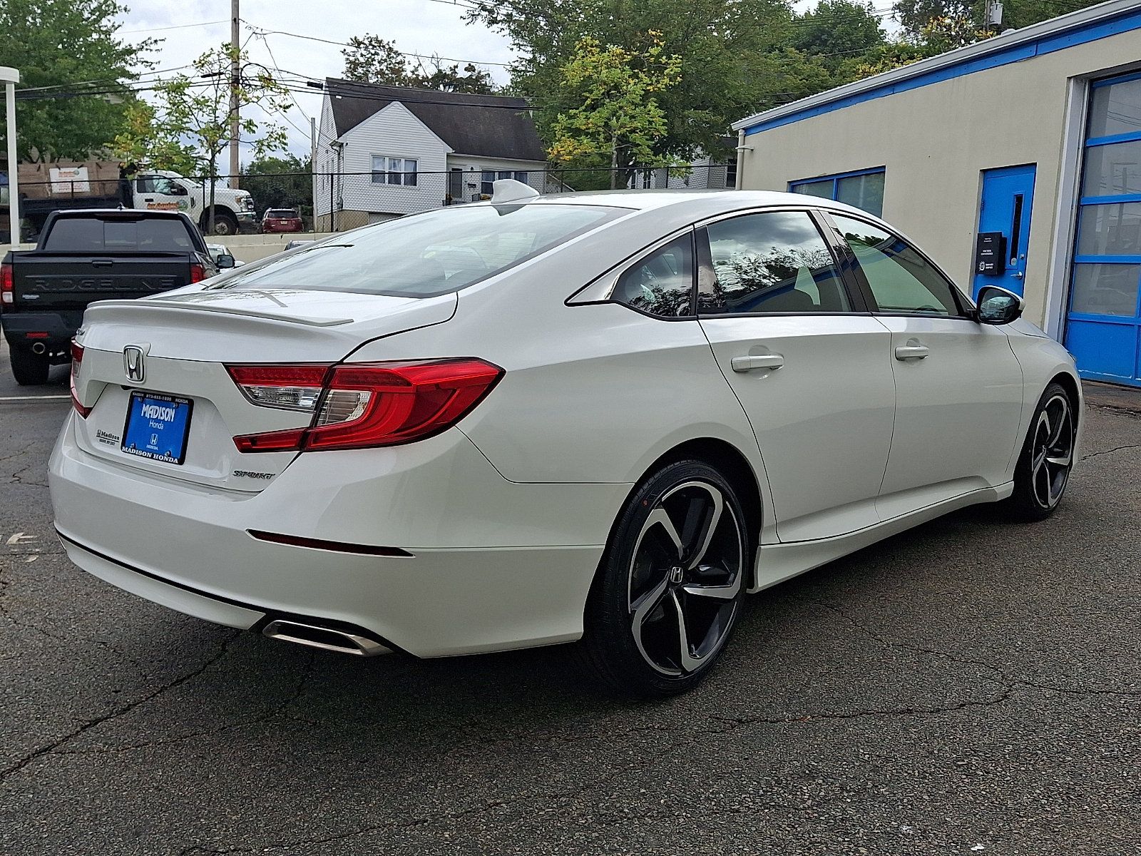 Used 2018 Honda Accord Sport image 4