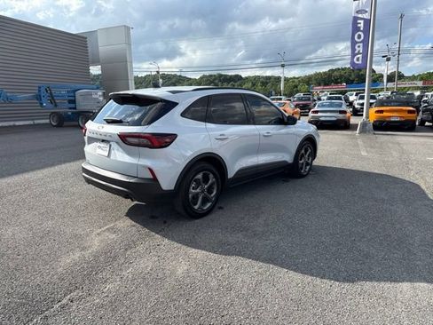 Used 2025 Ford Escape ST-Line w/ Tech Pack #1 FWD image 3