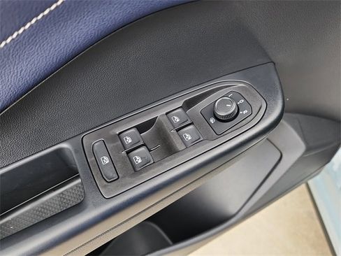 New 2025 Volkswagen Taos SEL image 11