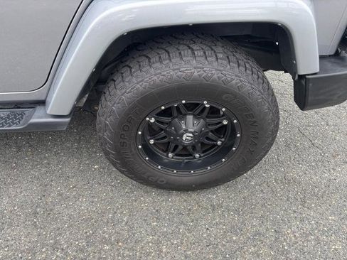 Used 2016 Jeep Wrangler Unlimited Sahara w/ Connectivity Group image 22