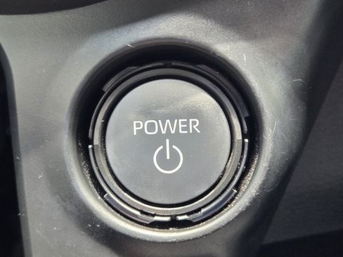 Certified 2025 Toyota Sienna XSE FWD image 22