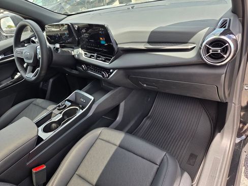 Used 2027 Chevrolet Equinox LT w/ Convenience Package II FWD image 16